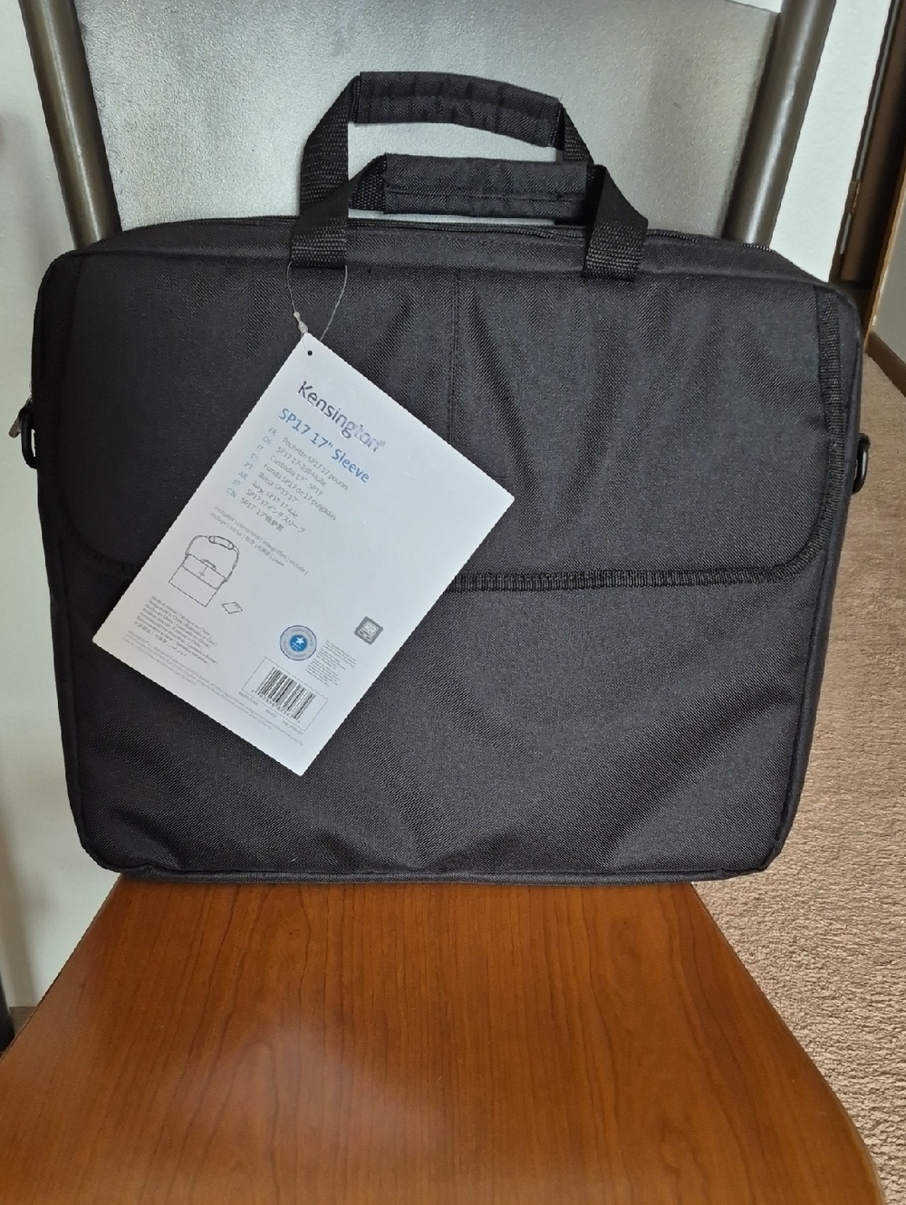 NWT Kensington SP 17 Padded Interior Laptop Sleeve, Black, 17"